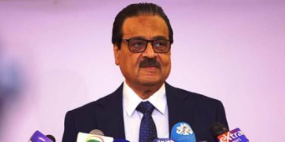 فريد زهران يُجرى الكشف الطبى للانتخابات الرئاسية بمستشفى معهد ناصر