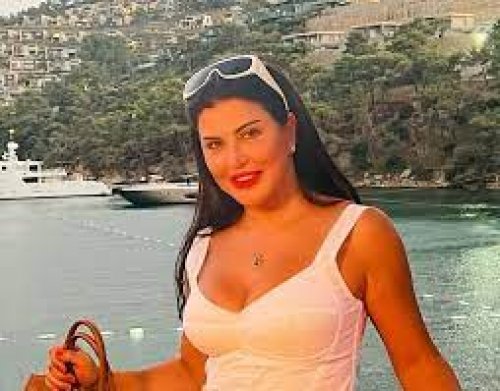 اسباب جنونية خلف..سعر مايوه جومانا مراد مرتفع للغاية.. شاهدوا إطلالتها على الشاطئ!!