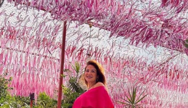 شاهد.. هيدي كرم تثير الجدل بإطلالة تخطف الأنظار