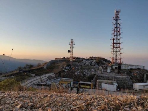 اتفرج .. حزب الله ينعى أحد مجاهديه .. والاحتلال يدفع بتعزيزات إلى حدود لبنان
