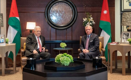 الملك والرئيس الفلسطينيّ يؤكدان ضرورة وقف التصعيد في غزة