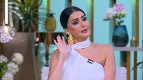 غادة عبد الرازق تتحدث دون حياء او خجل عن شعور المرأة في الفراش أثناء العلاقة !