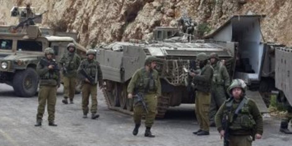 قوات الاحتلال تقتحم البنايات السكنية فى القدس وتطلق القنابل على المصلين