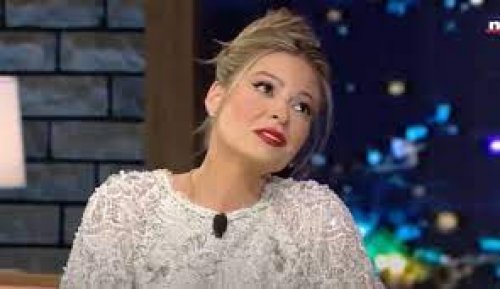 مفاجآت مثيرة وجدل حار: باميلا الكيك تُشعل الساحة بـ«كتير هالقد» مع قبلات درامية وعروض زواج من الجنسين ،، اليكم تفاضيل عالم الجرأة والمفاجآت الذي يتحدى التقاليد ويثير الجدل في كل خطوة!