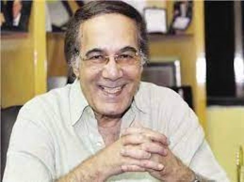 حكاية نجاح مذهلة: جمال عبد الناصر يكتب تحية لـ محمود ياسين.. فتى الشاشة الأول ومغري نجمات السينما!