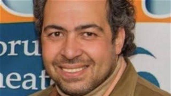 المخرج عمرو قابيل يكشف لـ "دوت الخليج الفني" سبب تغيير مكان حفل ختام مسرح الجامعي