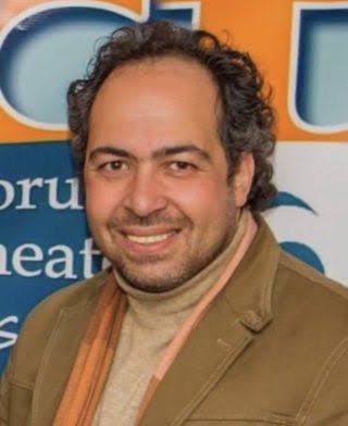 المخرج عمرو قابيل يكشف لـ "دوت الخليج الفني" سبب تغيير مكان حفل ختام مسرح الجامعي
