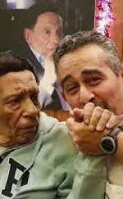 صوره مؤلمة للفنان ’’عادل إمام‘‘ على السوشيال ميديا وشقيقه يقلق الجمهور بما قاله هذه المره .. لن تتخيلو كيف ظهر