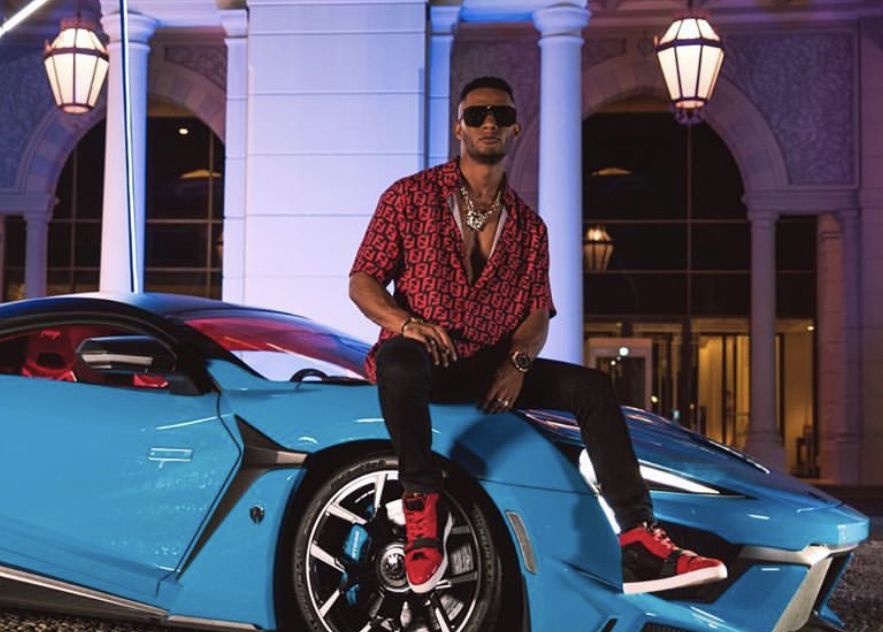 الفنانة المصرية زينة تثير جدلا واسعا بنشرها صورا لها و لكن الناس لاحظت شيء صادم في الصور .. اتفرج !