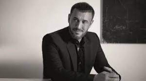 برغم كبر سنه... الفنان كاظم الساهر يصعق جمهوره ويتزوج بقاصرة لم تبلغ الخامسة عشر من العمر .