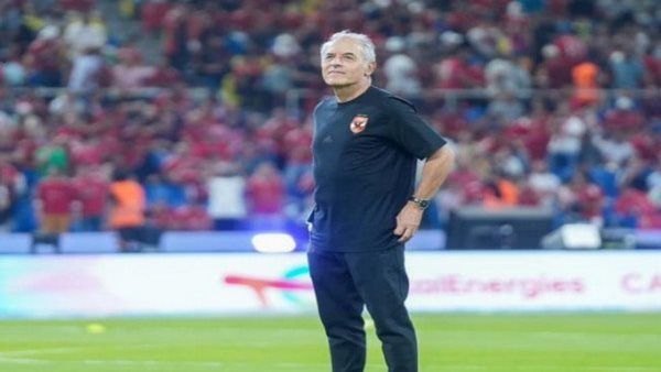 كولر يتحدث مع الدوليين قبل مواجهة سيمبا التنزاني