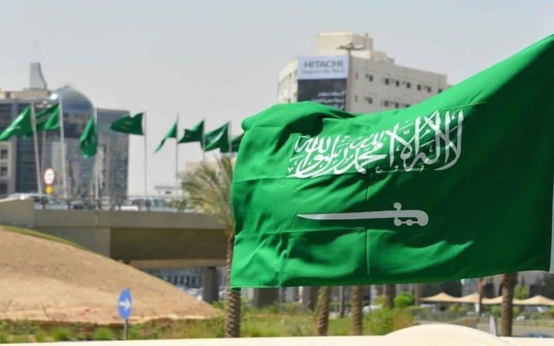اعفاء 7 فئات من رسوم المرافقين في السعودية ومنحهم تأشيرة الخروج والعودة مجانا.. هل انت منهم؟