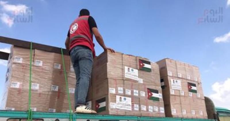 مطار العريش الدولى يستقبل طائرة روسية تحمل مساعدات إلى قطاع غزة