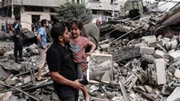 سفير فلسطيني: إسرائيل حذرت المستشفى قبل الهجوم