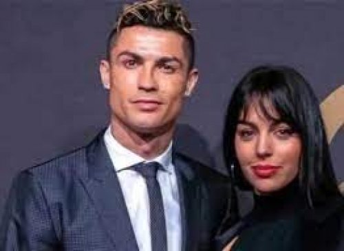 عاش معها ليله حمراء مفحمة.. اتفرج من هي الشابه الفاتنة التي خطفت قلب كريستيانو رونالدو في السعودية وجعلته يخون جورجينا..(فيديو)