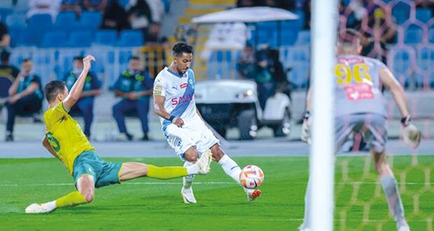 الهلال يفوز على الخليج ويعزز صدارته للدوري السعودي