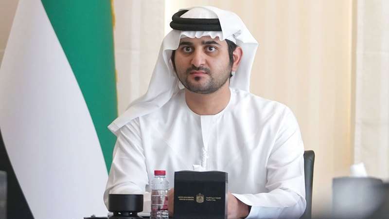 مكتوم بن محمد : وزارة المالية حريصة على تطوير الحلول المالية