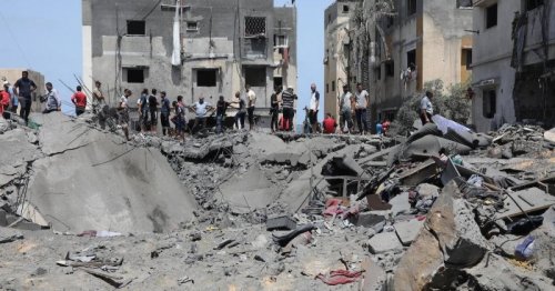 الاحتلال يستهدف أسواق غزة ومخابزها ويخلف عشرات الشهداء والجرحى