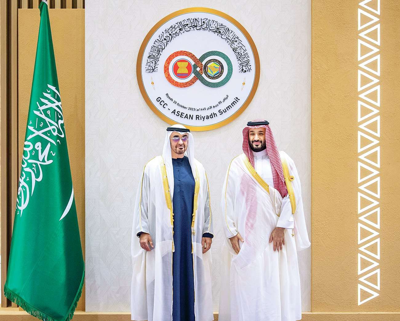 رئيس الدولة يشدد على فتح ممرات إنسانية لنقل المساعدات إلى غزة دون عوائق