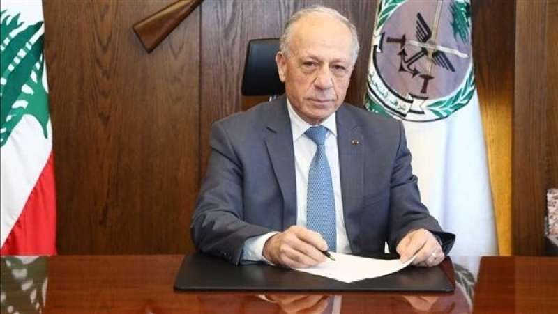 وزير الدفاع اللبناني يحذر من من خطورة دفع الفلسطينيين لترك أرضهم