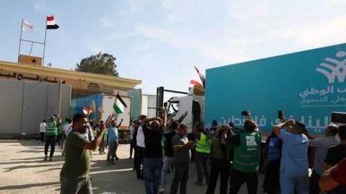 دخول الدفعة الرابعة من المساعدات الإنسانية إلى غزة