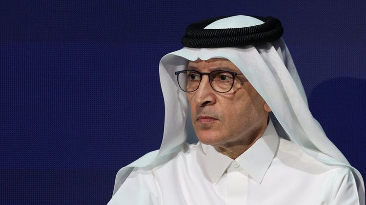 الرئيس التنفيذي للخطوط الجوية القطرية يتنحى عن منصبه