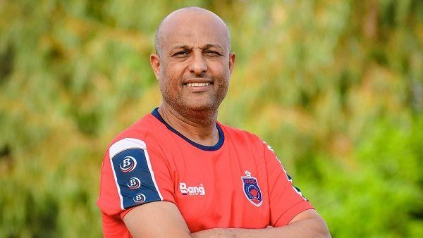 "مساء Nile".. صراع رهيب بين الأهلي والزمالك على مهاجم صغير وصفقات يناير ستجعل الفارس الأبيض مرعبًا وجلال Vs جلال