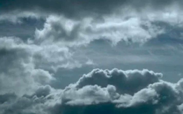 هيئة الأرصاد تطلق تحذيرات عاجلة لهذه المناطق.. منخفض جوي يهدد بأمطار رعدية خلال 72 ساعة!