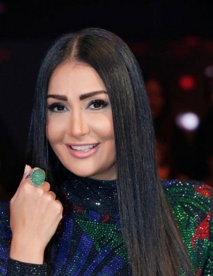حملة هجوم كبيرة على الفنانة غادة عبدالرازق بسبب صورة.. والجمهور: "إمسحيها يا فنانة"..لن تصدق كيف ظهرت!