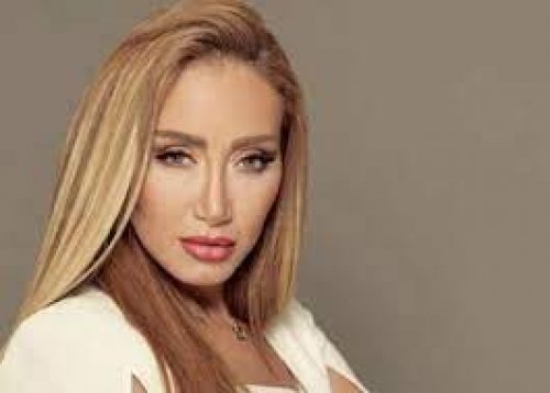 بعد موقفها الشجاع.. ريهام سعيد تشيد بـ أنغام ولهذا السبب الصادم قامت بتقطيع تيشيرت محمد صلاح ورميتها..تفاصيل جنونية للغاية!!