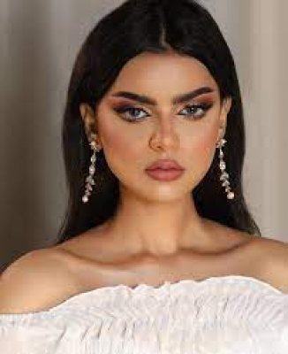 بالفيديو فضائح مشهورات السناب السعوديات خارج السيطرة...شاهد ريناد القحطاني بينما تهز وتؤدي رقصة جريئة للغاية في أحد الاعراس والفستان الذي ارتدته جنن العقول..(فيديو)