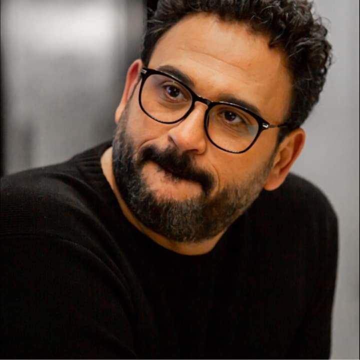 بهذه الطريقة.. أكرم حسني يدعم القضية الفلسطينية عبر فيسبوك