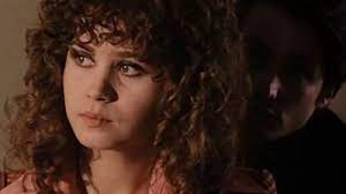 فنانة ونجمة صف اول تحول مشهدها التمثيلي الساخن إلى معاشرة حقيقية وواصل المخرج تصوير الفيلم رغم صراخها الهستيري .. لن تصدّقوا من هي وما الذي حدث لها بنهاية المشهد؟