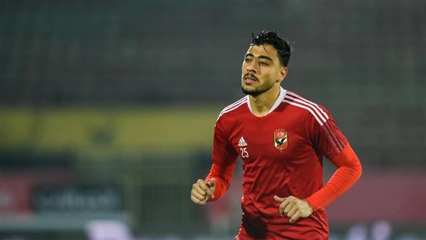 سامي قمصان يعقد جلسة خاصة مع أكرم توفيق خلال مران اليوم استعدادًا لمواجهة صن داونز