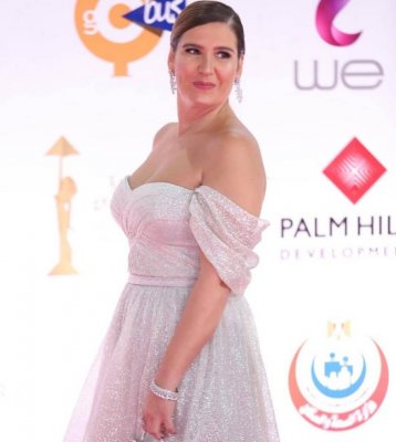 من بين جميع أزواج هنا شيحة الذين طلقوها.. هذا هو الزوج الوحيد الذي خلعته!! لن تصدّق ماذا كان يفعل بها .تفاصيل صادمة تنشر اليوم !!