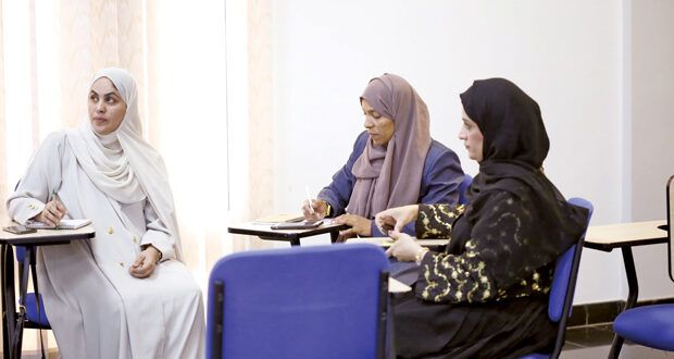 اللجنة العمانية لألعاب المضرب تنظم ملتقى المهتمين بالريشة الطائرة