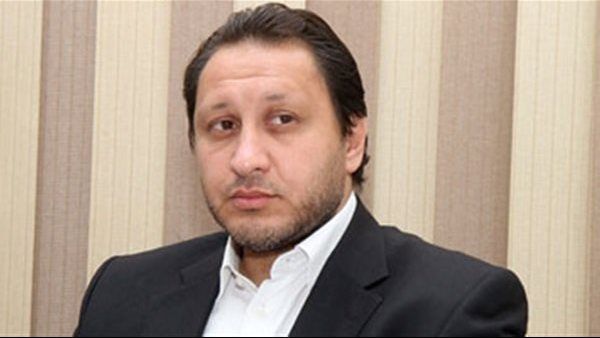 هادي خشبة يكشف الثلاثي المرشح للمشاركة في وسط ملعب الأهلي ضد صن داونز