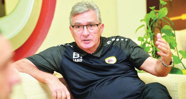 الأحد .. برانكو يعقد مؤتمرا صحفيا لعرض تفاصيل مرحلة إعداد الأحمر للتصفيات المزدوجة