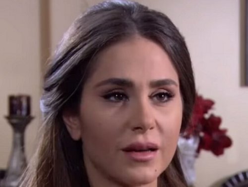 ياريتك ما عملتى كدة.. ديمة قندلفت تفجع الجميع بشكلها بدون مكياج والجمهور: "طلعت واحدة تانية خالص.