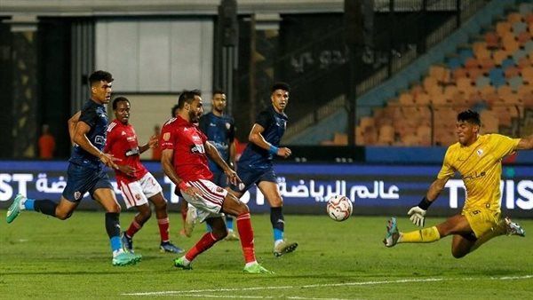 عاجل.. الأهلي يغلق الباب في وجه الزمالك وبيراميدز ويستعيد مهاجمه