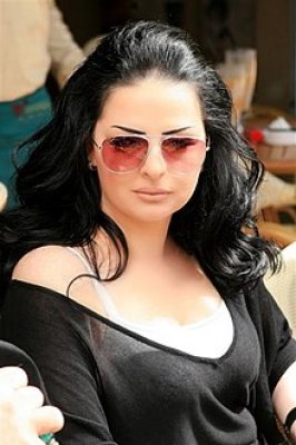 مفاجأة.. لهذا السبب اقتحمت الشرطة زفاف ديانا كرزون وألقت القبض على زوجها أمام عينيها !! لن تصدق ماذا كان يفعل بالسر!