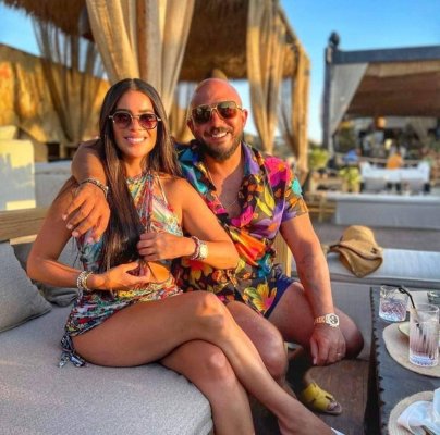 بمناسبة عيد ميلادها.. محمود العسيلي يوجه رسالة مؤثرة إلى زوجته.. وهذا ما قاله!