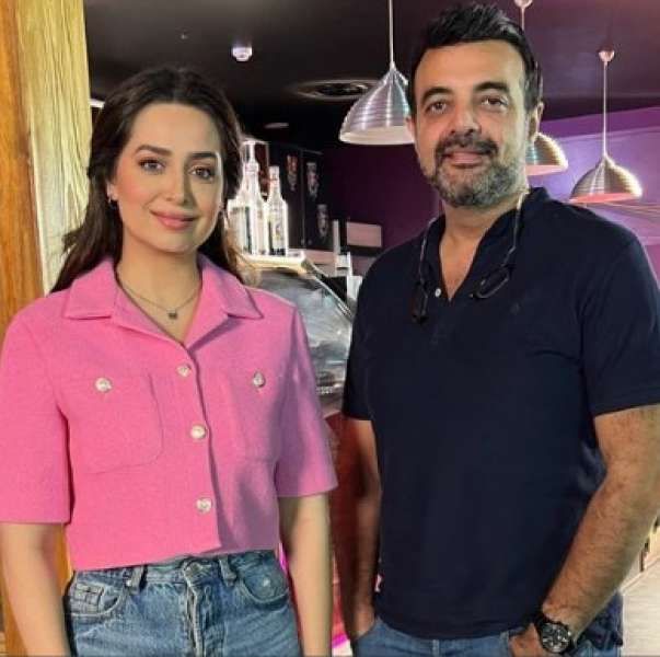 شاهد.. هبة مجدي تشارك صورا من كواليس حكاية ”عيشها بفرحة”