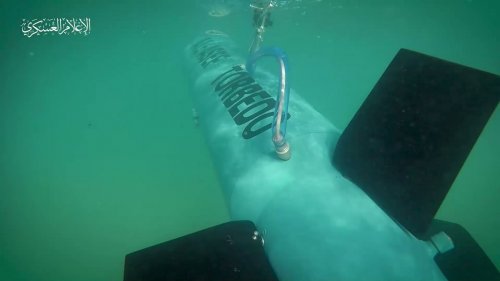 اتفرج طوربيد القسام الذي دمّر سفنا حربية إسرائيلية