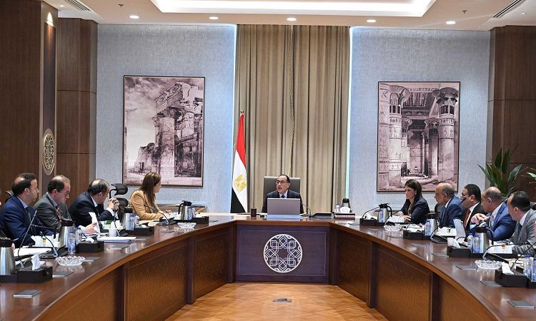 رئيس الوزراء يتابع إجراءات خفض معدلات التضخم وسد الفجوة…
