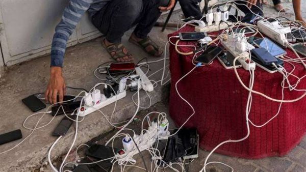 شركة الاتصالات الفلسطينية: انقطاع كامل للاتصالات والإنترنت في قطاع غزة