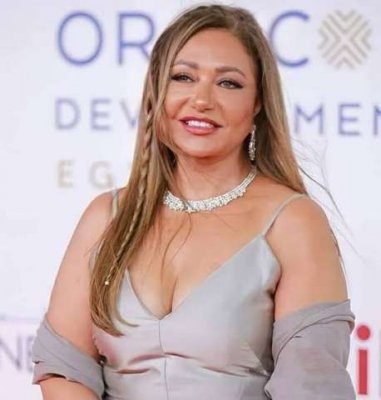 ليلى علوي تكشف عن أمرصادم لعشاق الزعيم عادل إمام تتعلق بحالته الصحية المتدهورة !