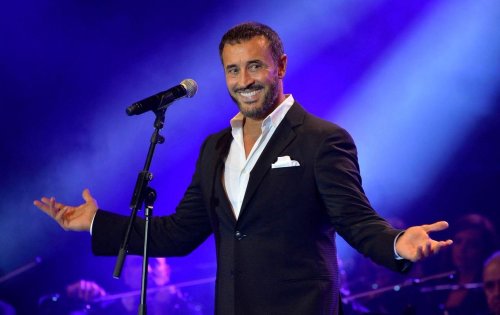 لن تصدق ماذا فعل القيصر "كاظم الساهر" مع فتاة مراهقة عراقية واثار ضجة واسعة في العراق.. تفاصيل صادمة