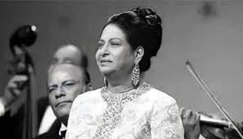 سر أم كلثوم "الأكبر".. فنان تزوجها "عرفي" ووصف حياته معها بـ "العذاب" فانتقمت منه بطريقة صادمة لا تخطر على بال ابليس!!