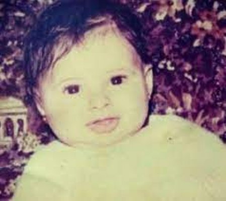 قوي الملاحظة سيعرفهافقط .. هذه الطفلة أصبحت فنانة شهيرة ولكن وصفتها أصالة بنكران الجميل والخيانة.. لن تصدقوا من هذه النجمة